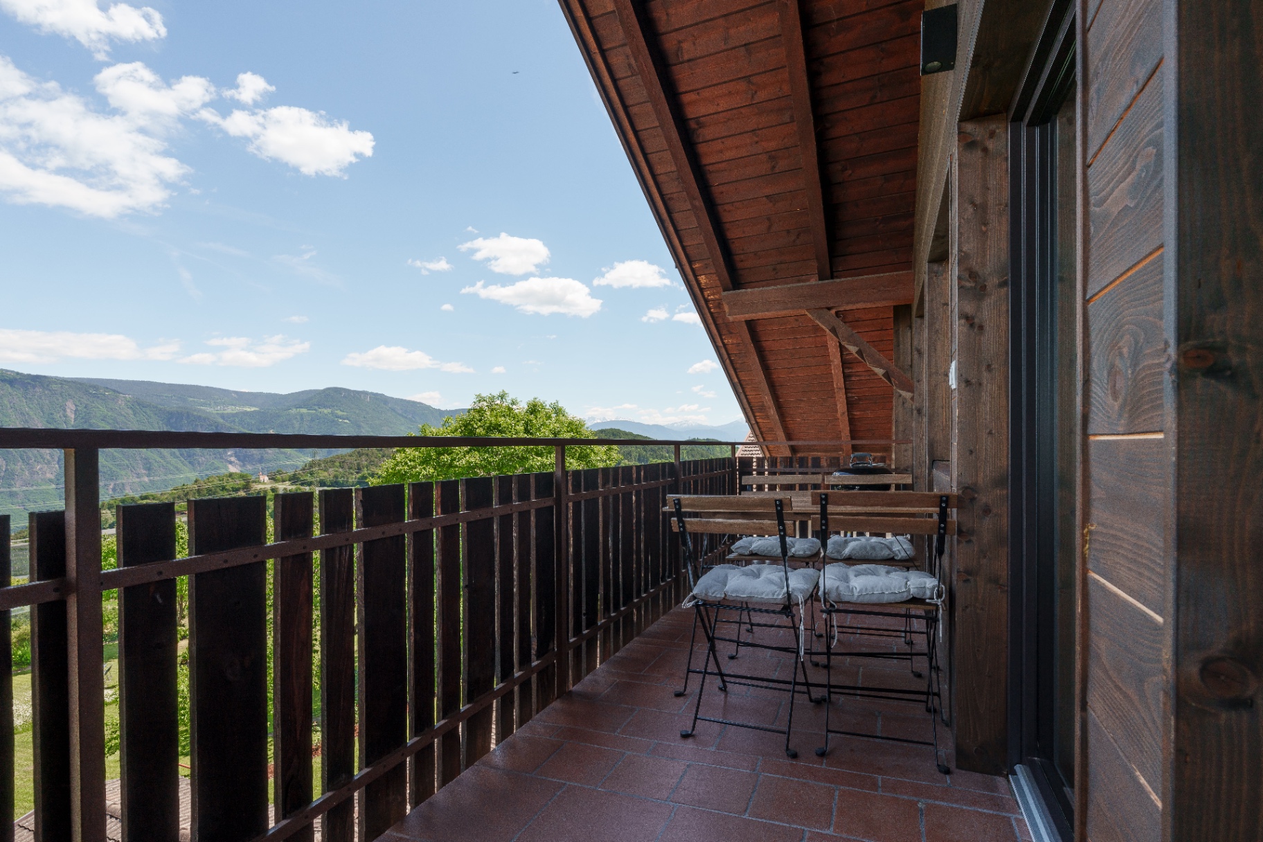 Suite Karo – Balkon mit Bergblick | Ferienwohnung mit Whirlpool in Südtirol (14)