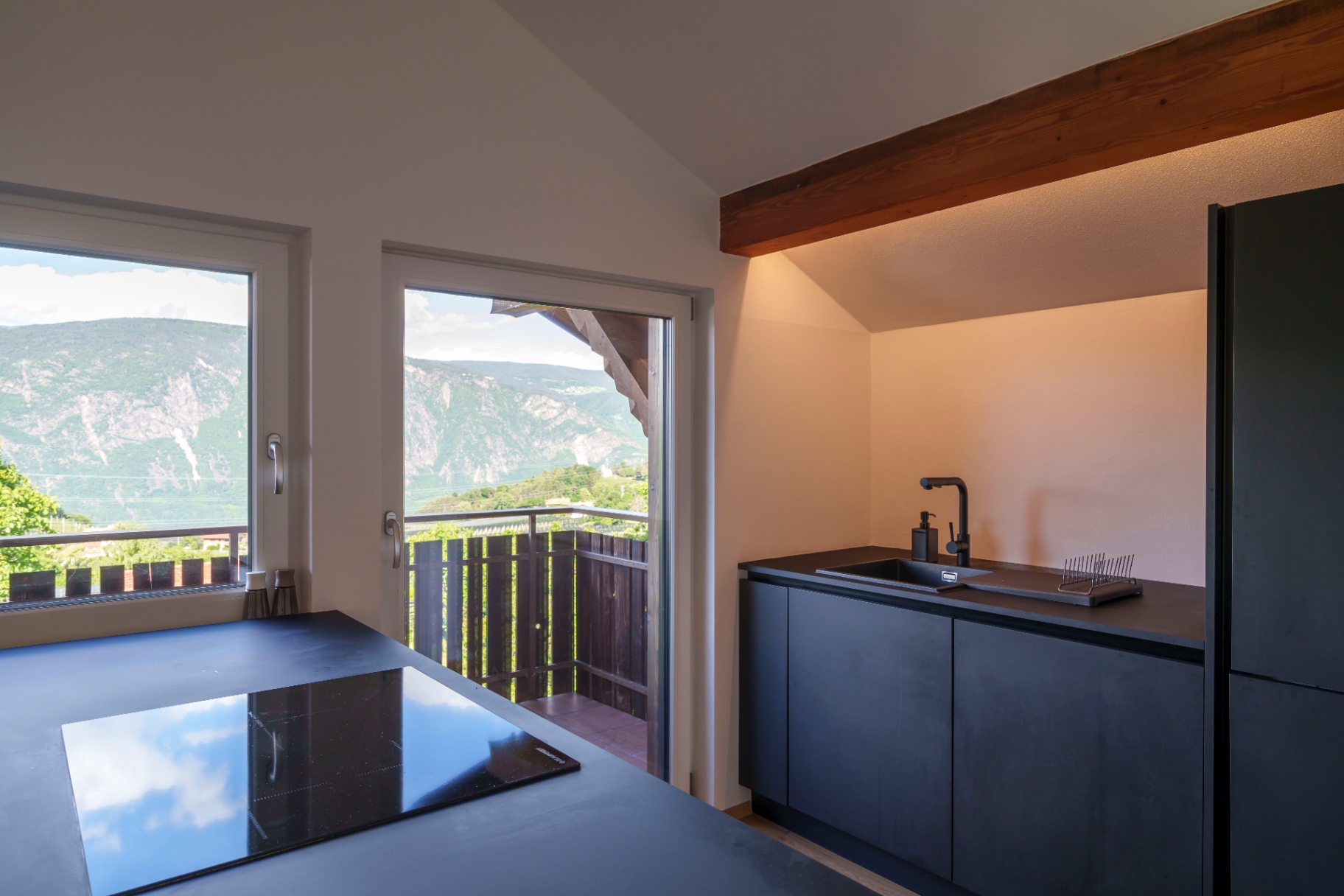 Suite Karo – Balkon mit Bergblick | Ferienwohnung mit Whirlpool in Südtirol (18)