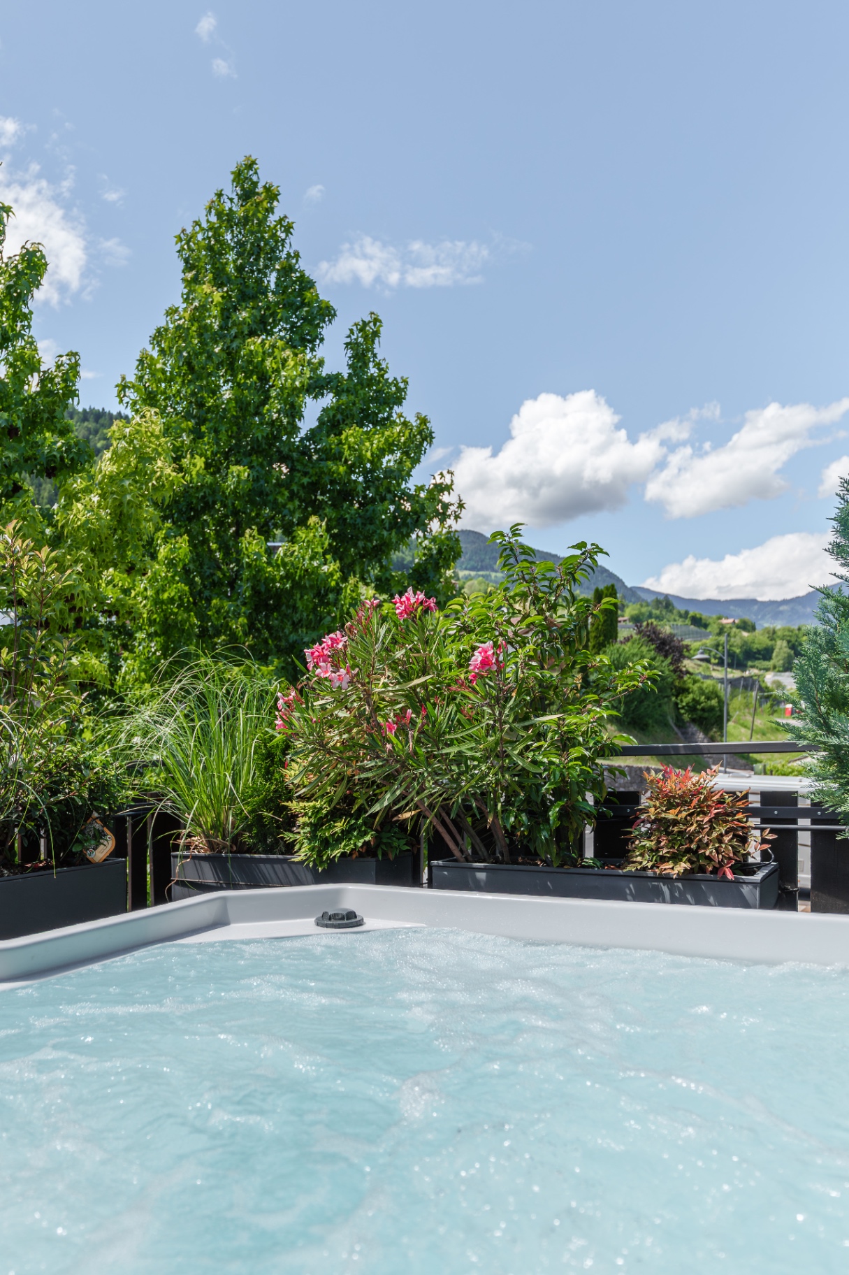 Suite Lina – Terrasse & Balkon mit Bergblick | Ferienwohnung mit Whirlpool in Südtirol (2)