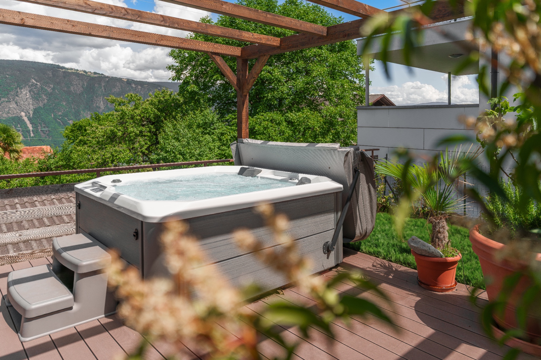 Suite Christine – Terrasse mit Bergblick | Ferienwohnung mit Whirlpool in Südtirol (2)